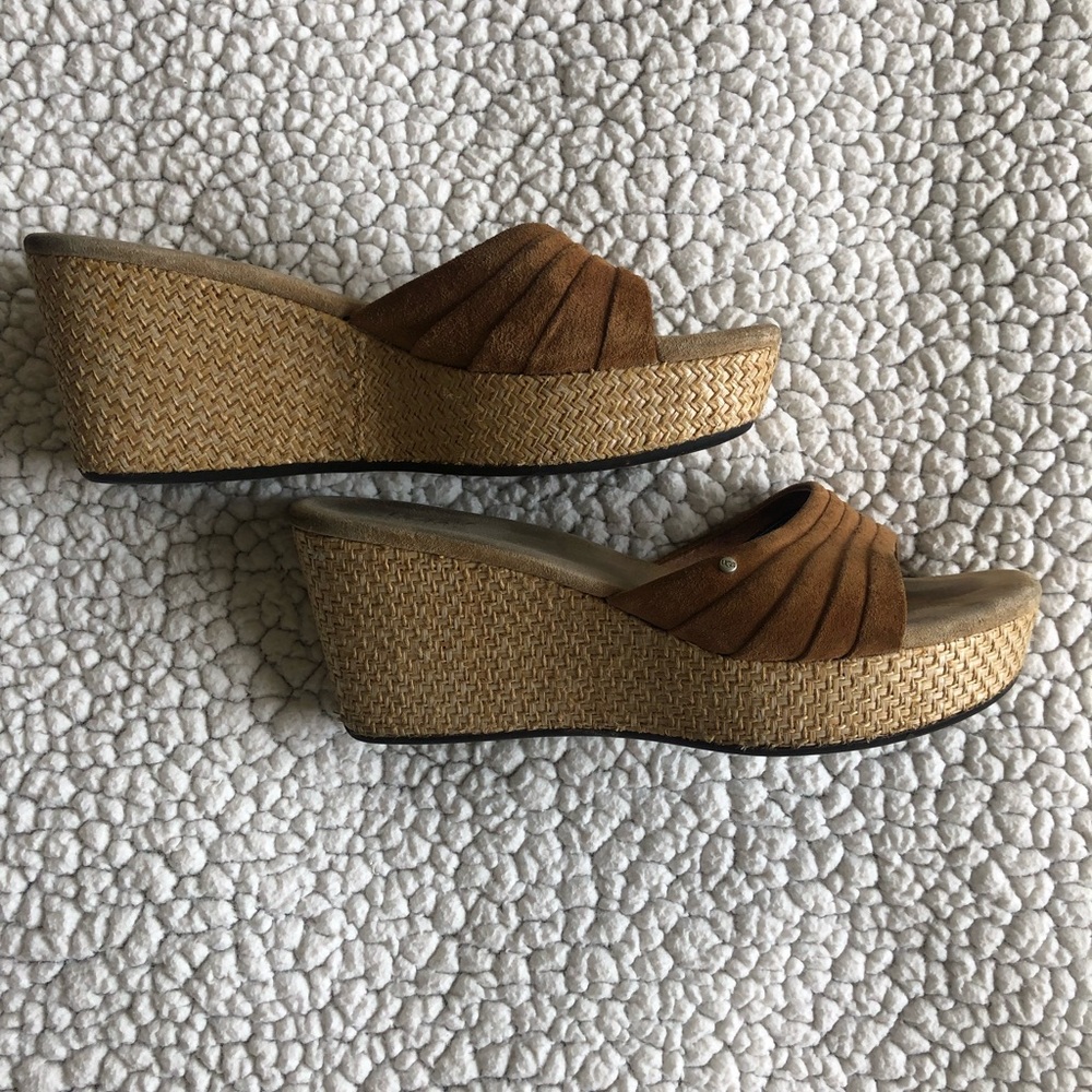 Ugg - slip on wedges
